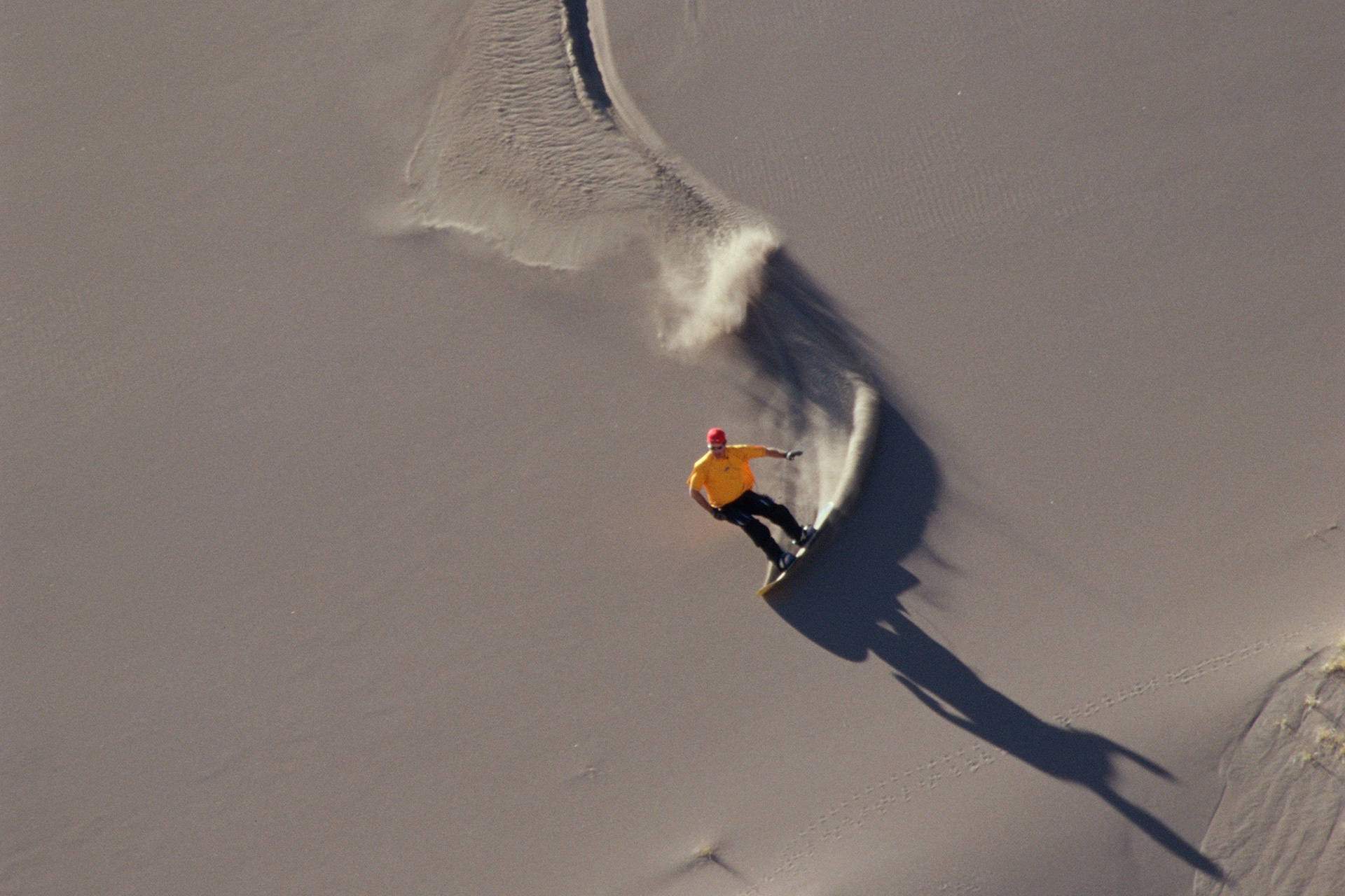 Colorado's Sand Dunes Skiing Wallpaper