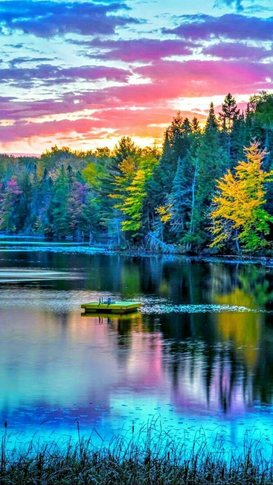 Colorful Lake Scenery Wallpaper