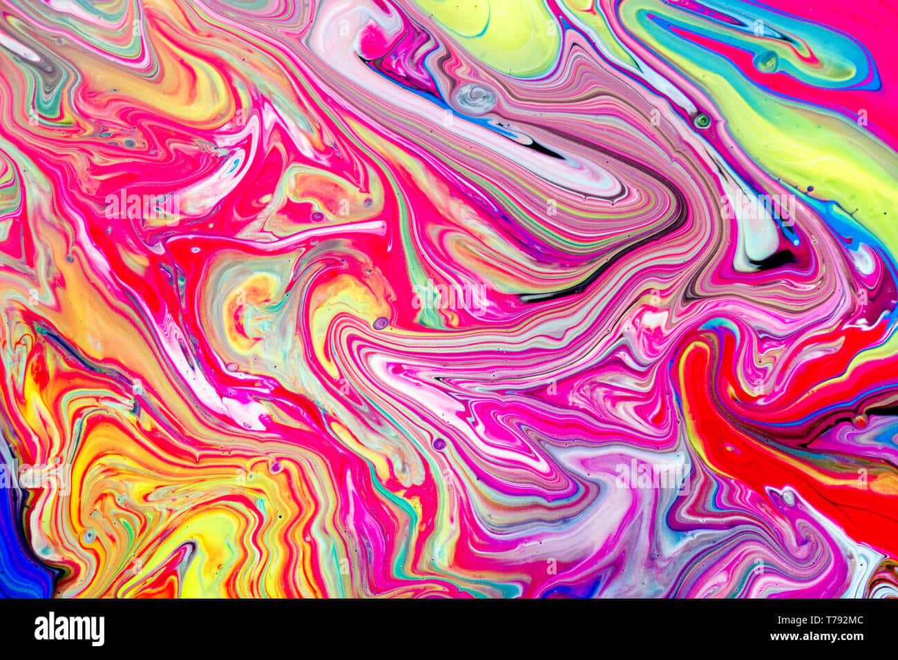 Find yourself mesmerized with this colorful pattern! Wallpaper