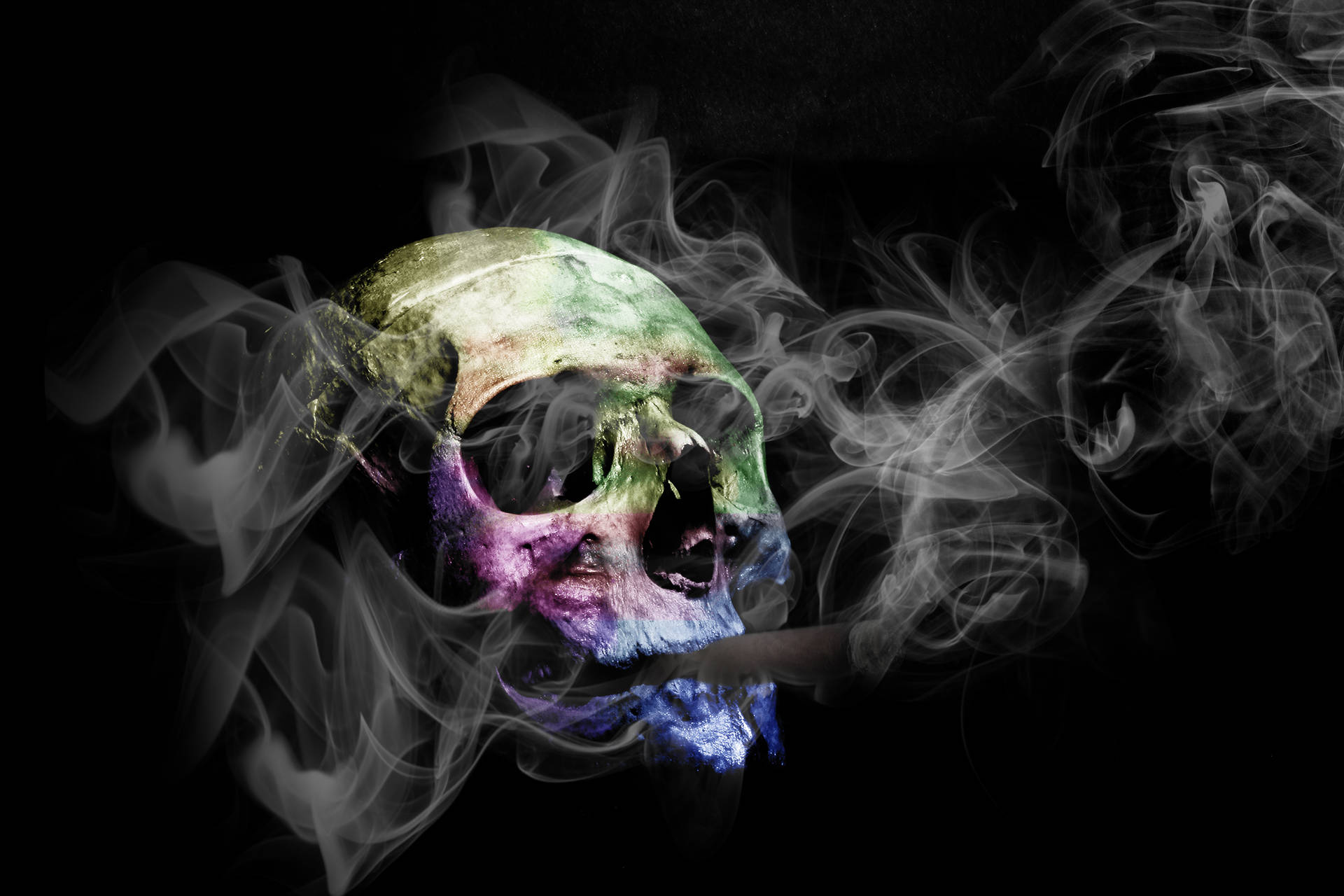 Colorful Skull Puffing Smoke With Tobacco Wallpaper