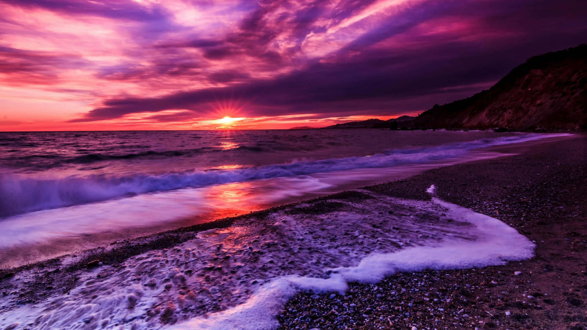 A Majestic and Colorful Sunset Over the Sea