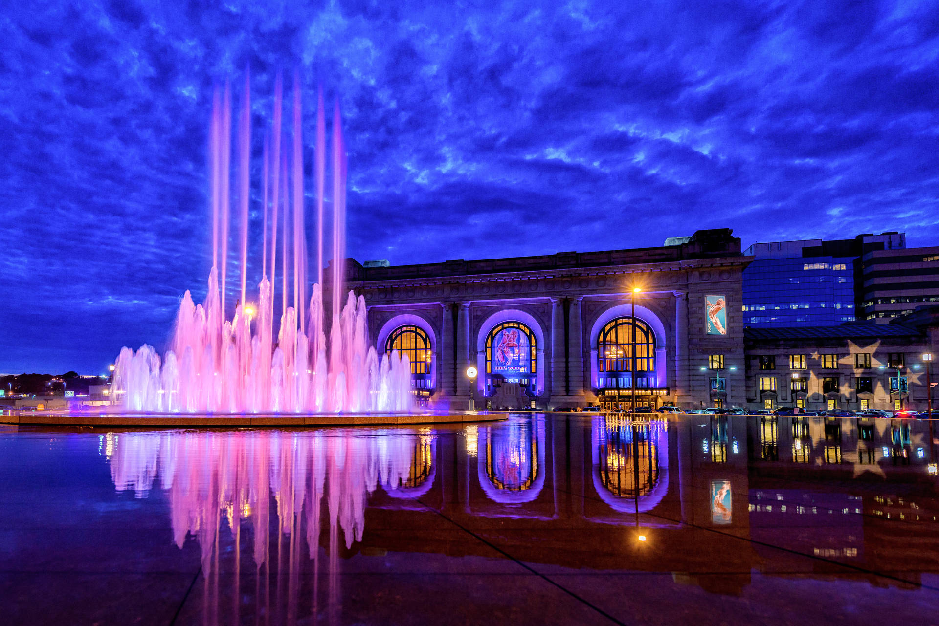 Colorful Union Station Fountain Night Wallpaper