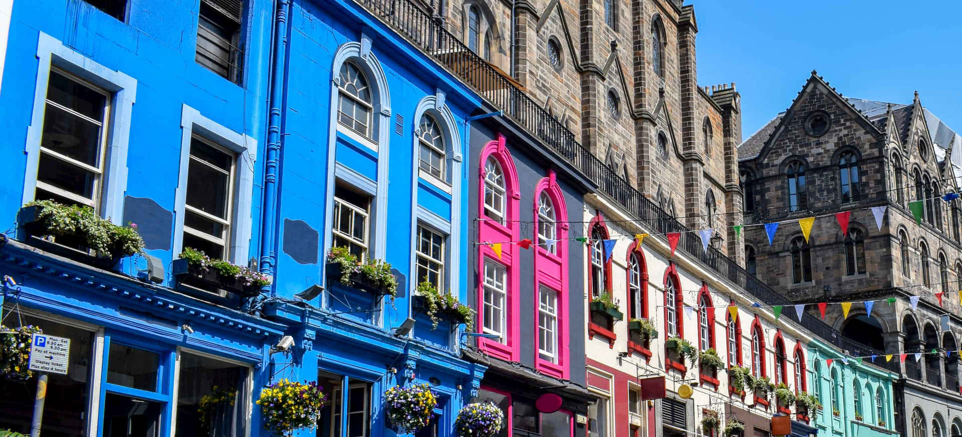 Colorful_ Victoria_ Street_ Edinburgh Wallpaper