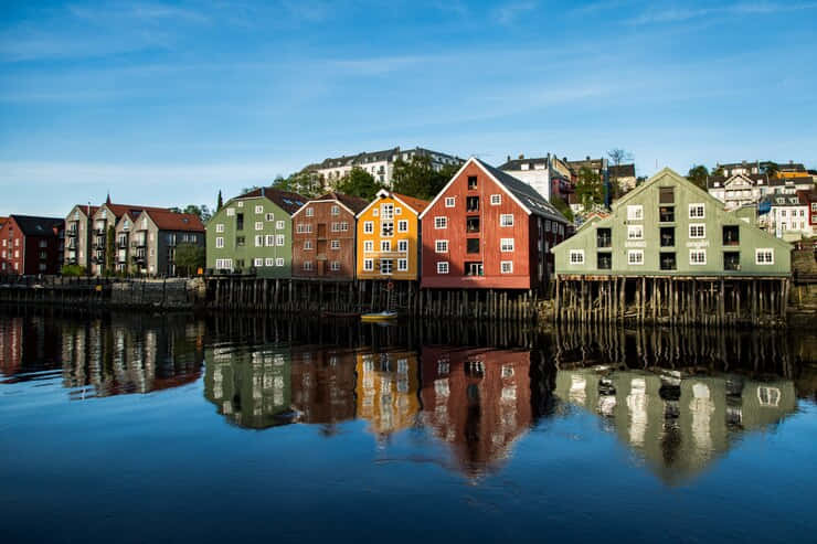 Colorful Waterfront Houses Reflection Wallpaper