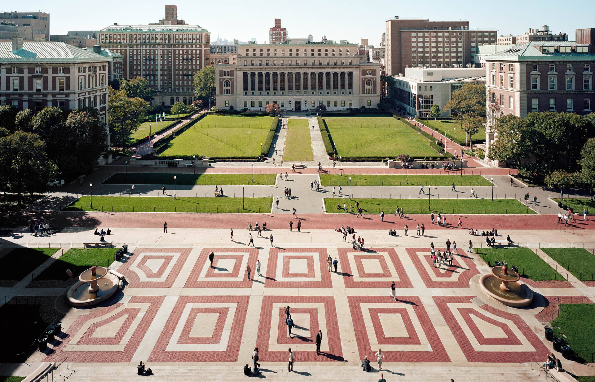 Columbia University Scattered Students Wallpaper