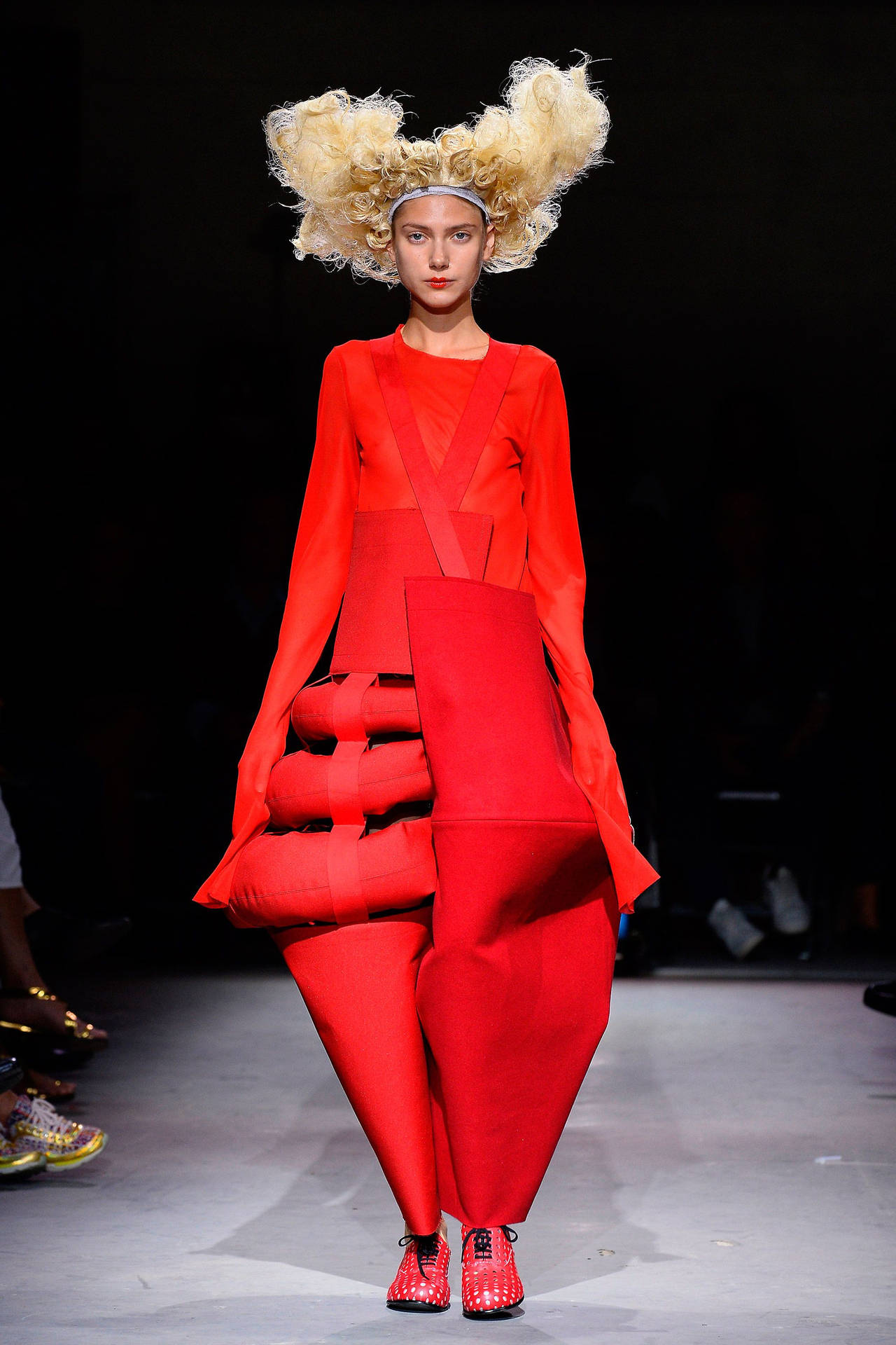 Comme Des Garçons Red Irregular-shaped Dress Wallpaper