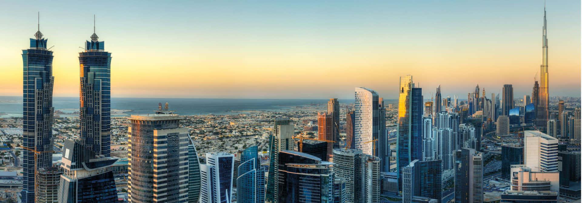 Edificioscomerciales En Dubai. Fondo de pantalla