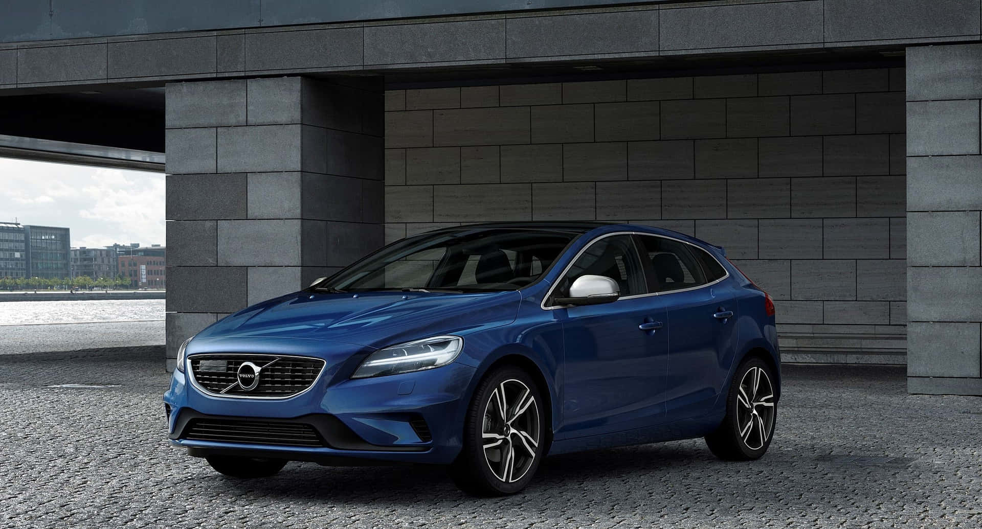 Compact Luxury - Volvo V40 Wallpaper