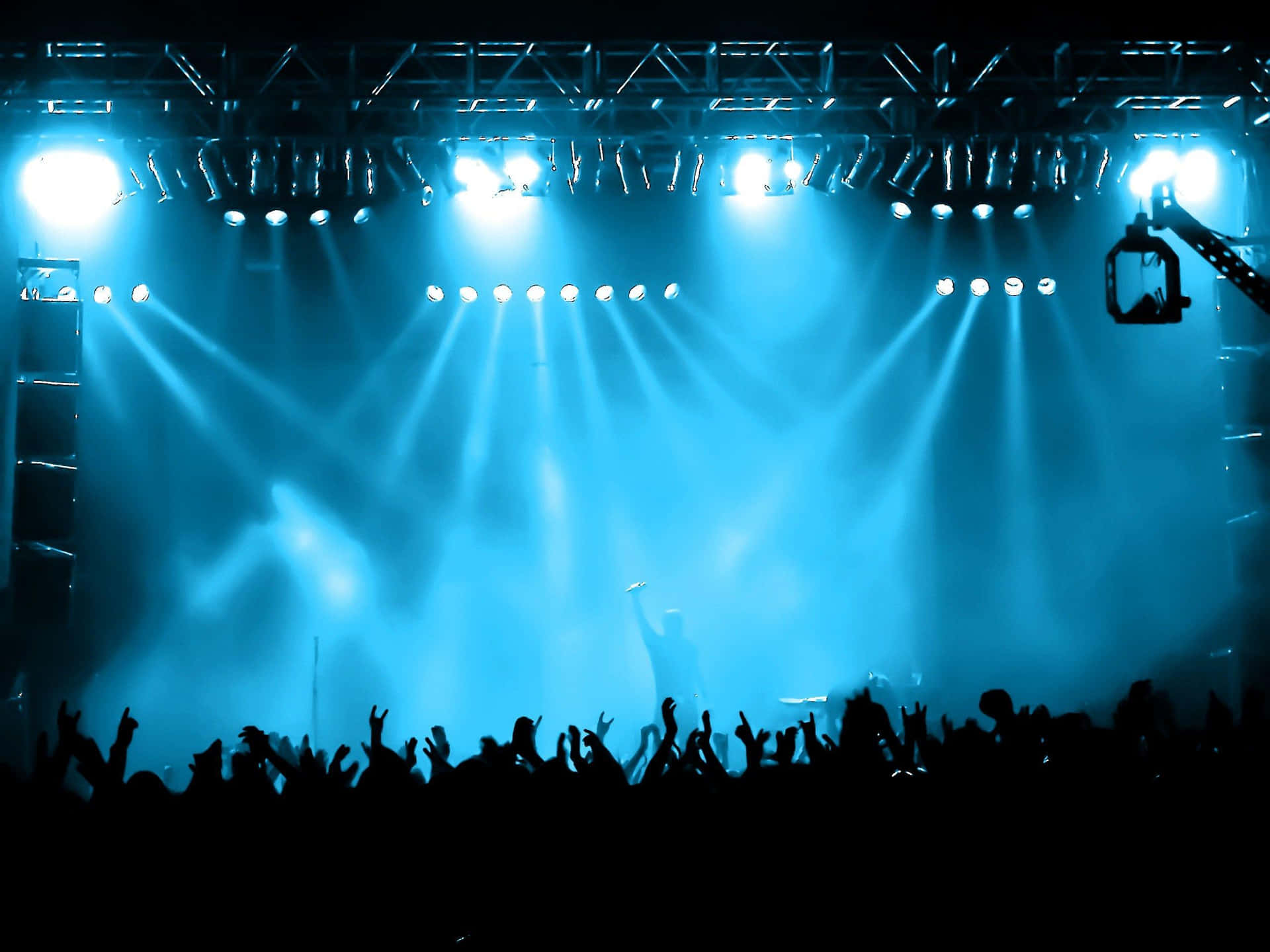 Blauelichter Mit Rauchiger Bühne Eines Rockkonzerts Hintergrund