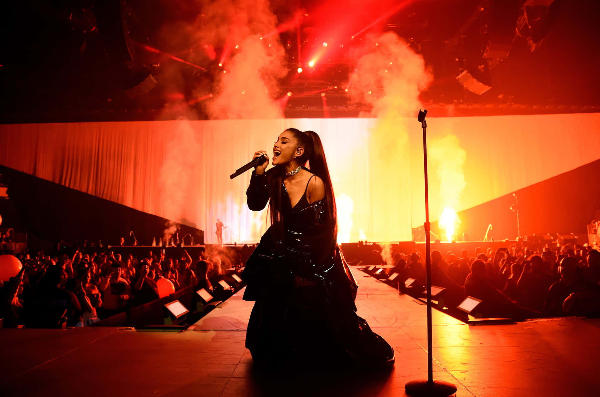Ariana Grande Dangerous Woman Tour Concert Stage Background