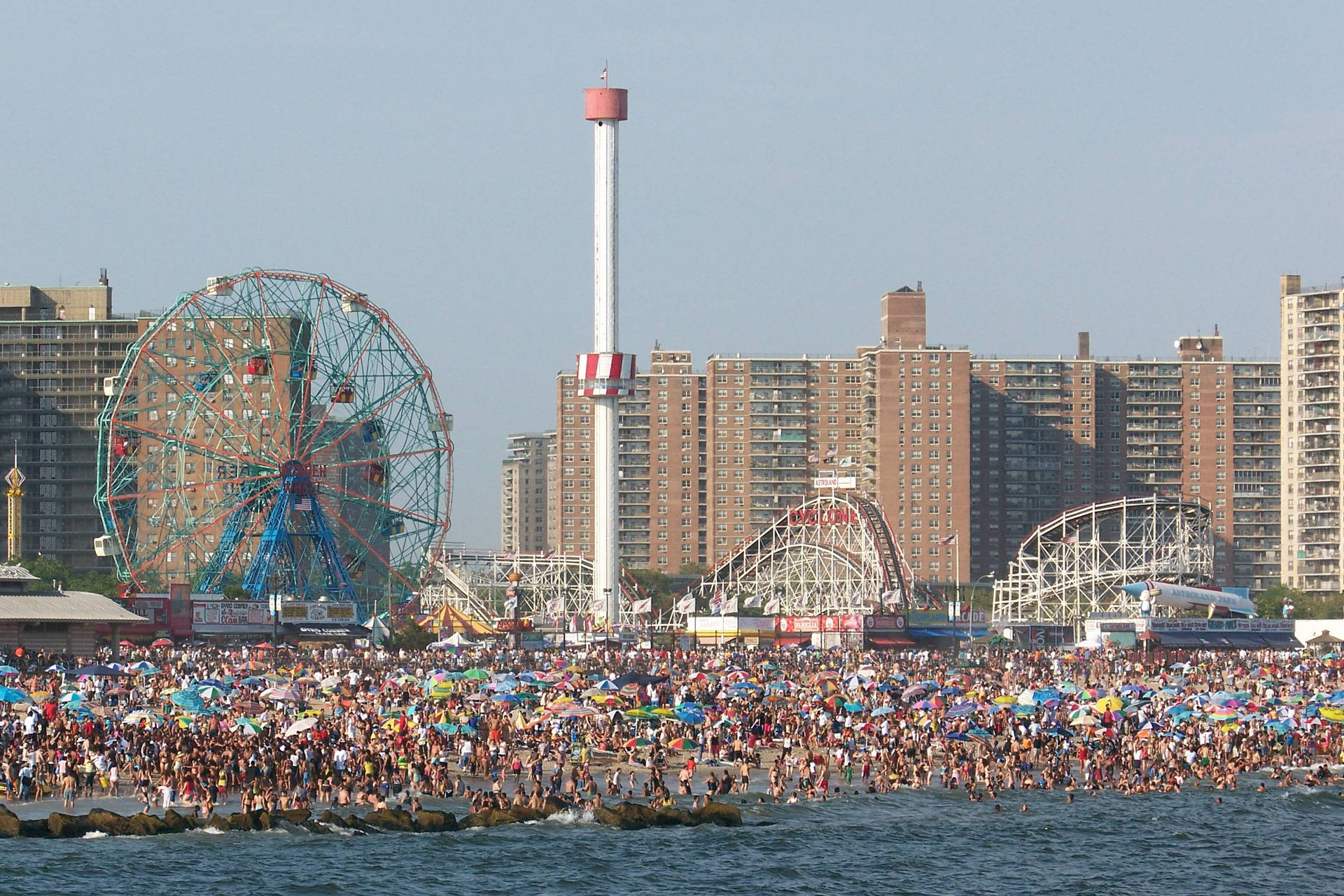 Coney Island Packed Crowd Wallpaper