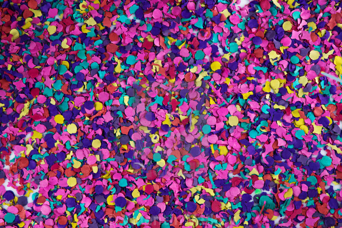 Fondode Confeti De Papel Color Púrpura Y Rosa.