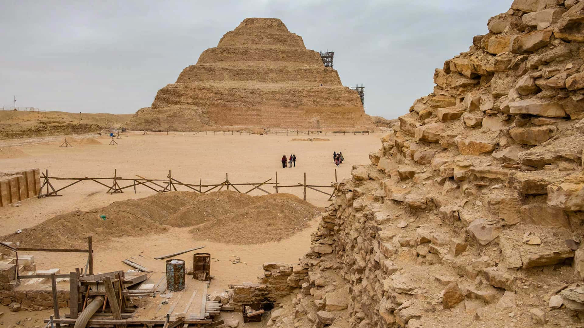 Construction At Saqqara Pyramid Wallpaper