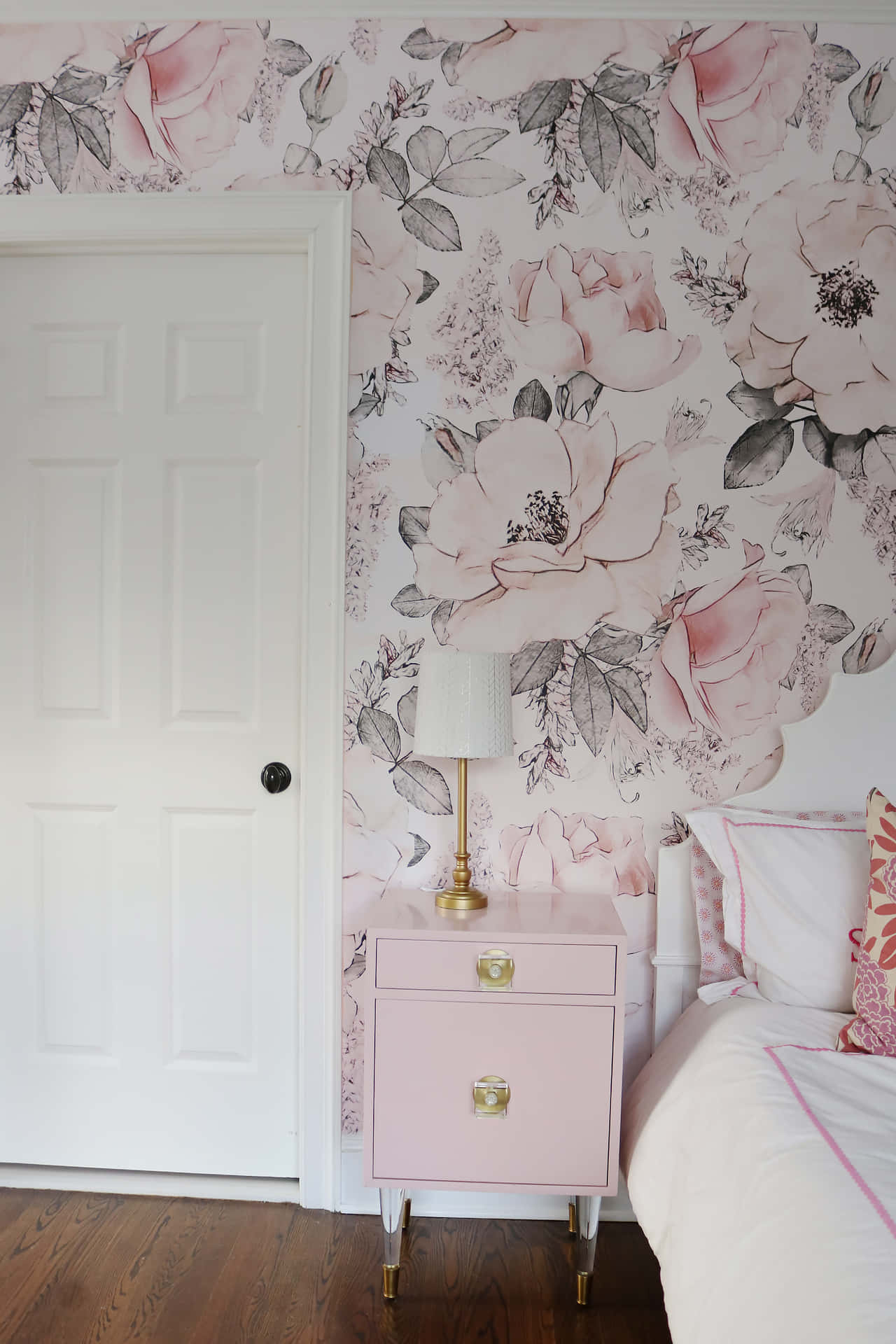 Serene Pink Blossom Room Decor Wallpaper