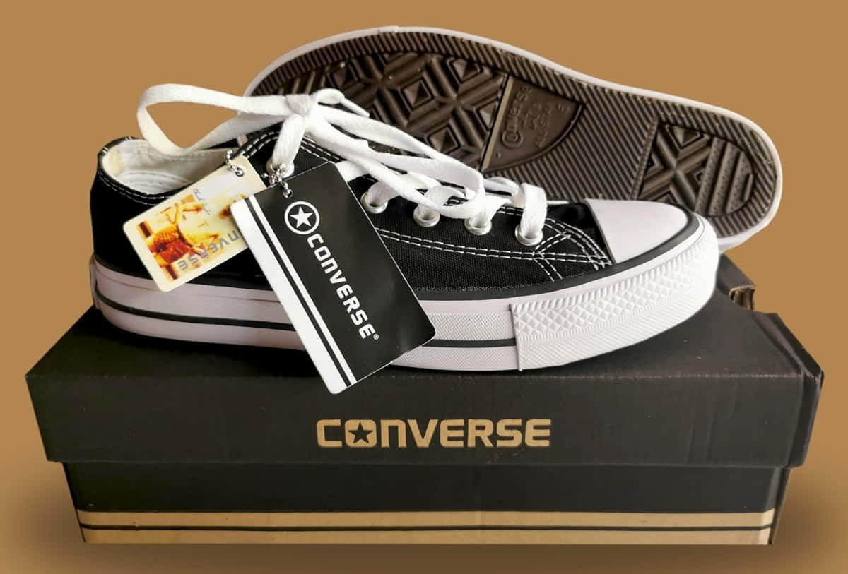 Gåut I Stil Med Converse-skor