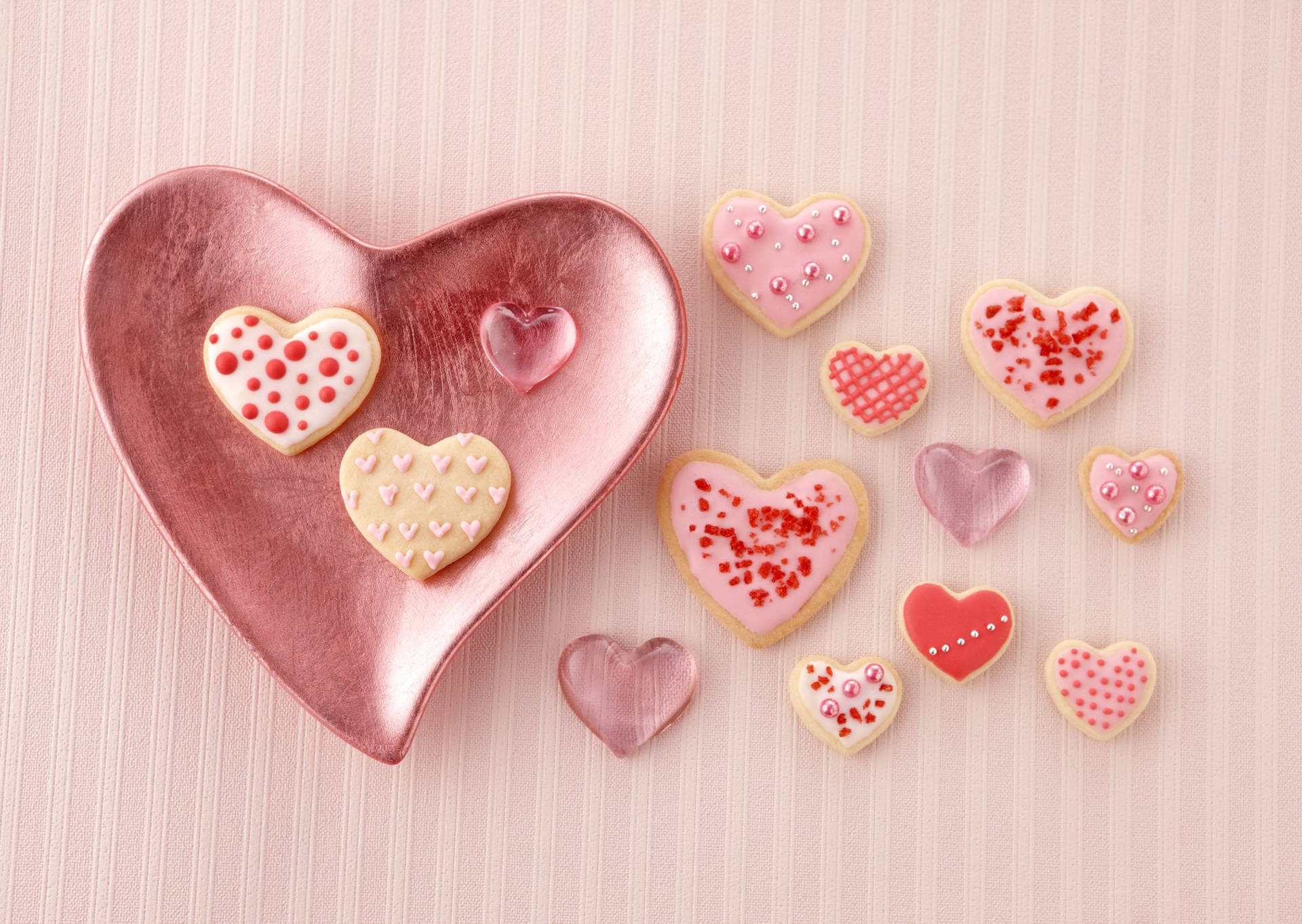 Cookies Heart Bowl Wallpaper