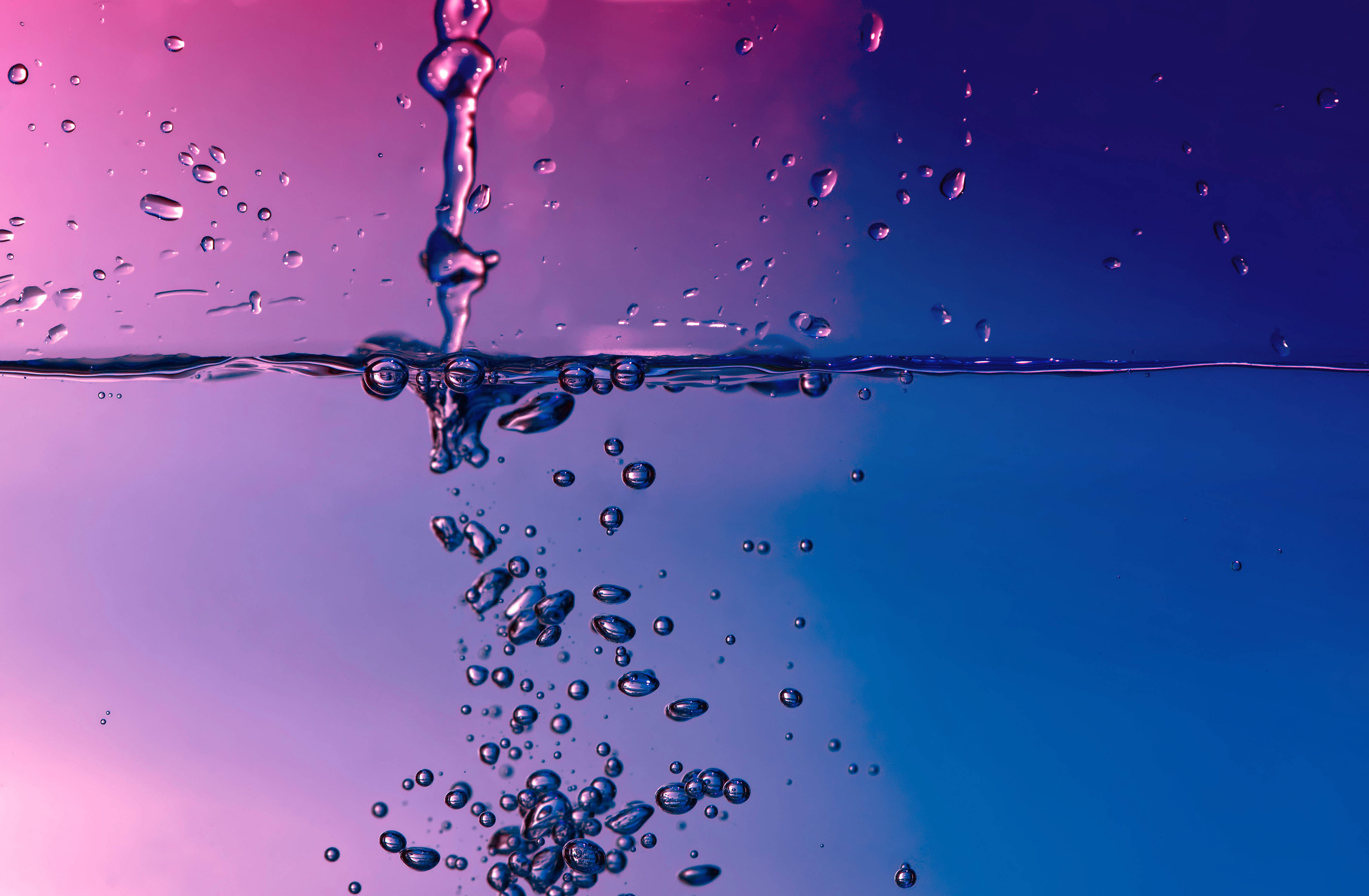 Stunning Splash of Brilliant Blue 3D Water Wallpaper
