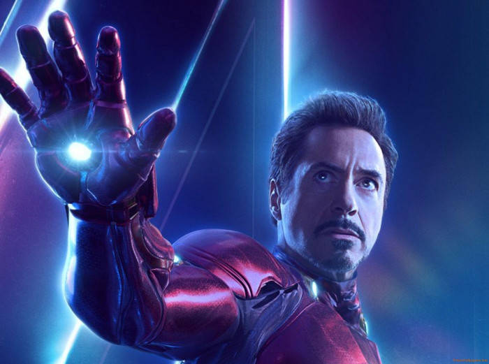 Fantasticoposter Degli Avengers Con Iron Man Sfondo