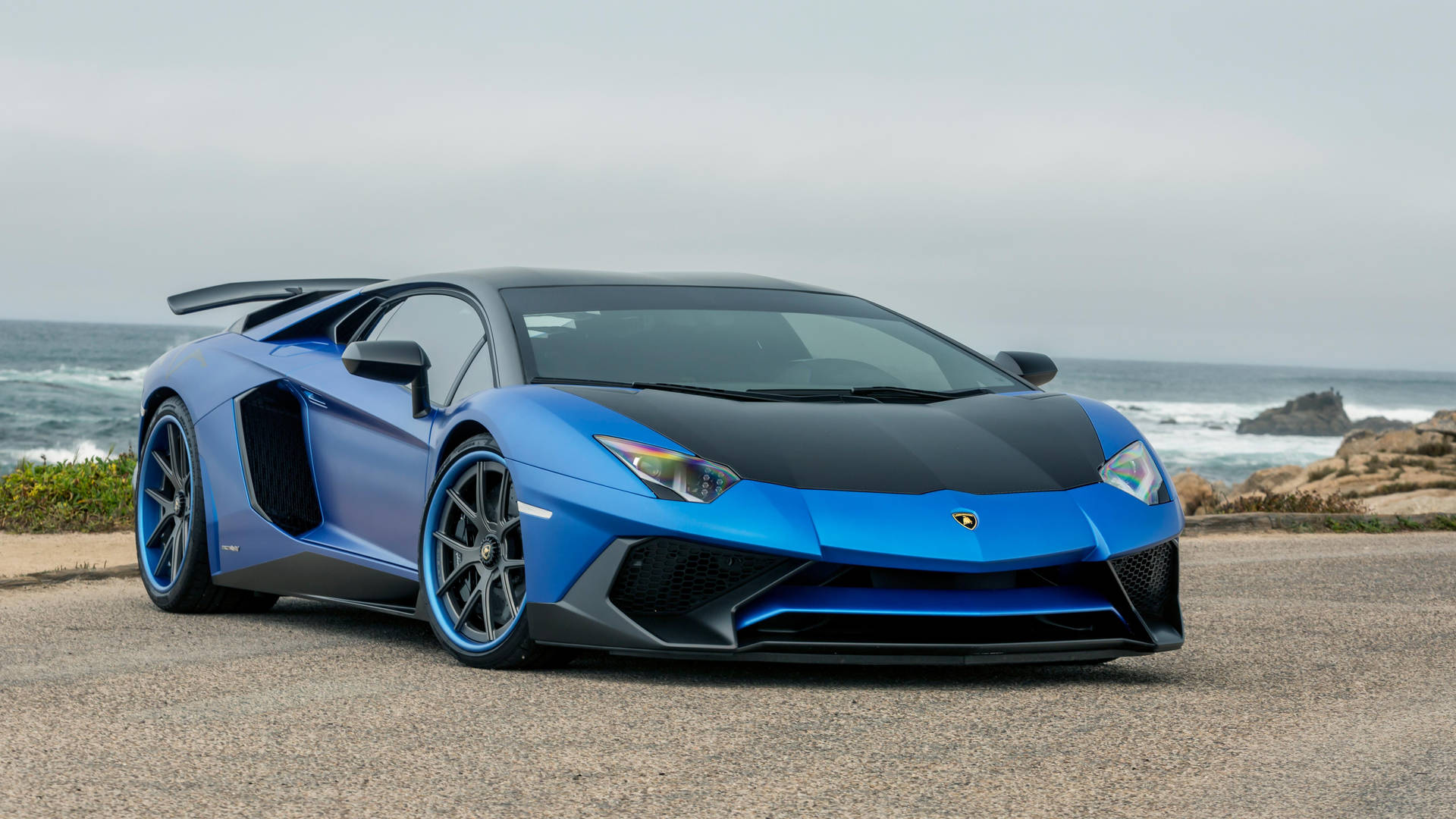 Cool Cars: Modern Blue Lamborghini Picture
