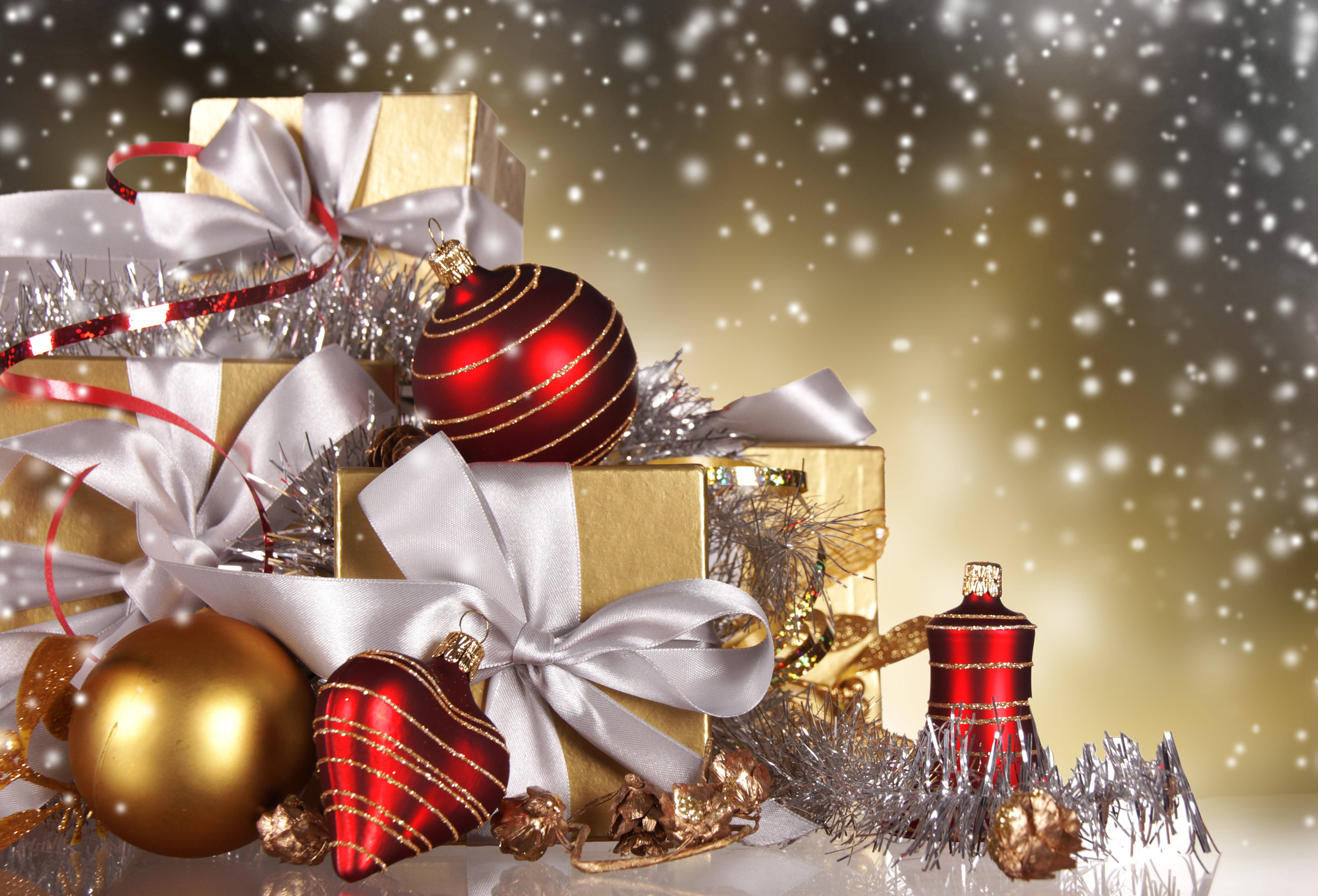 Enchanting Christmas Desktop with Gifts and Ornaments Wallpaper