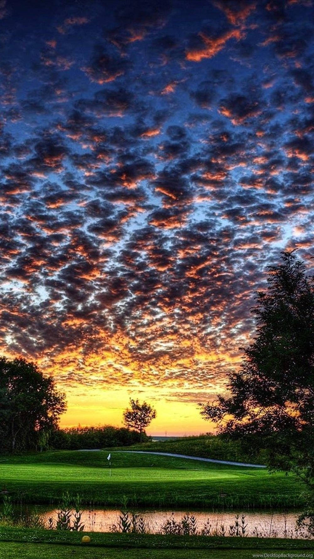 Cool Golf Course Cloudy Sunset Sky Wallpaper