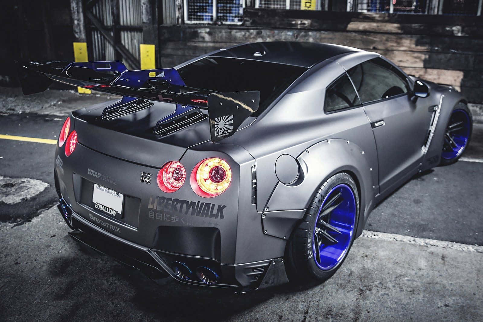 "Cool Gtr - Showcasing the Timeless Beauty of Automobile Design" Wallpaper