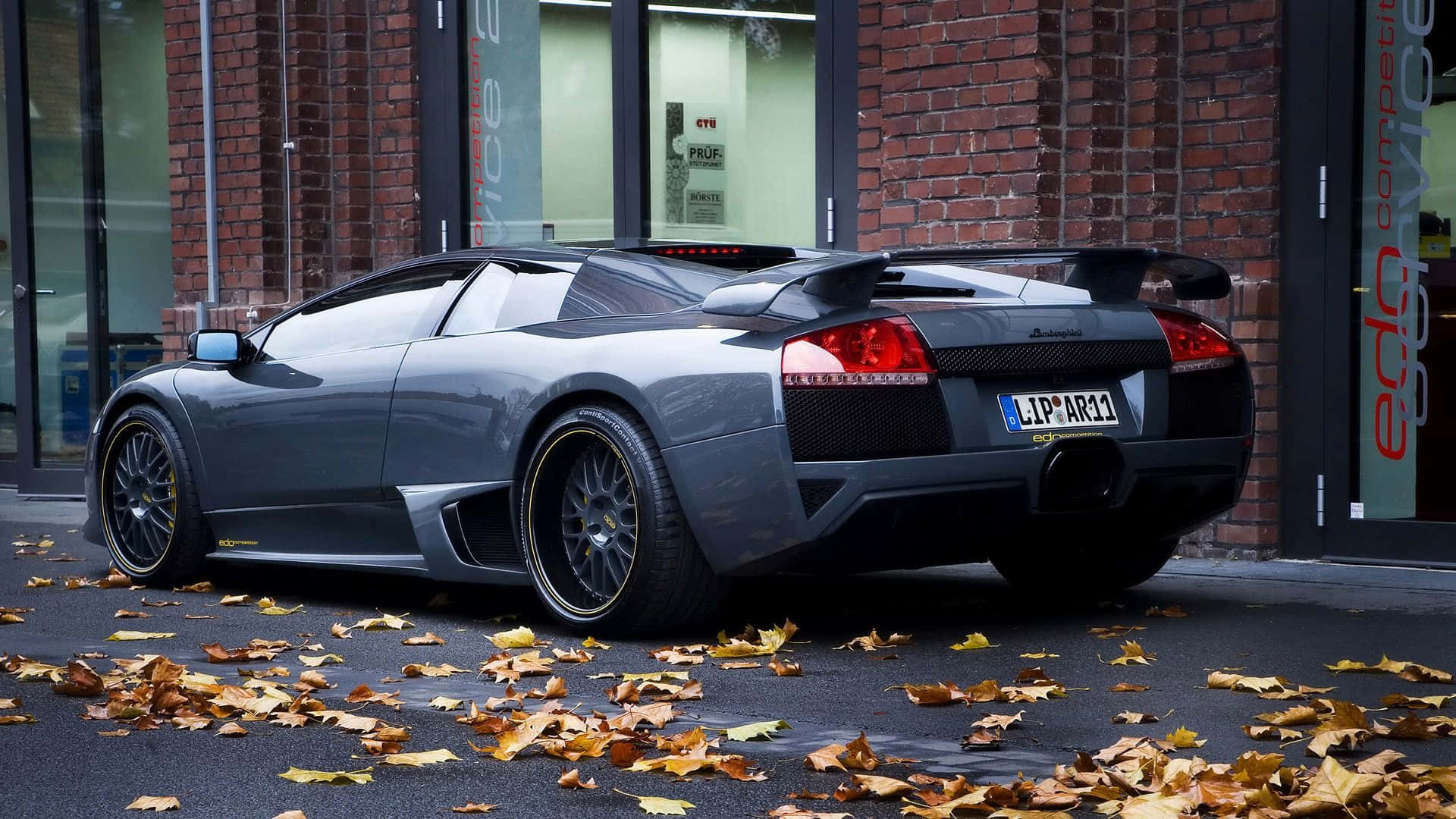 Prepáratepara Sentir El Poder De Un Lamborghini Genial Fondo de pantalla