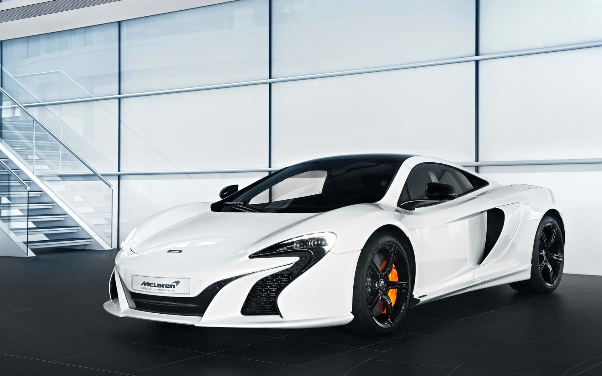 Spænd selen - Luxuri og hastighed kombineret i det cool McLaren Wallpaper
