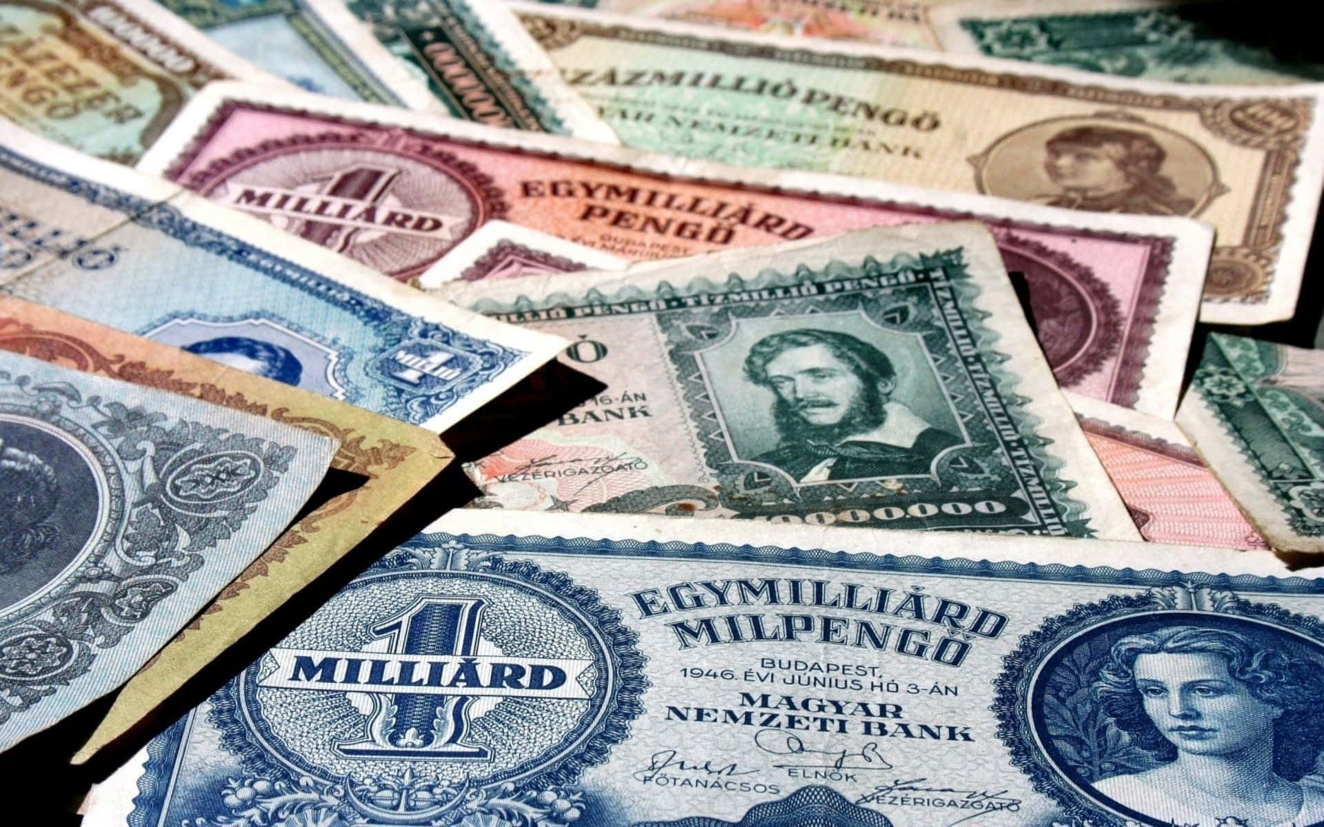 Cool Old Colorful Money Wallpaper
