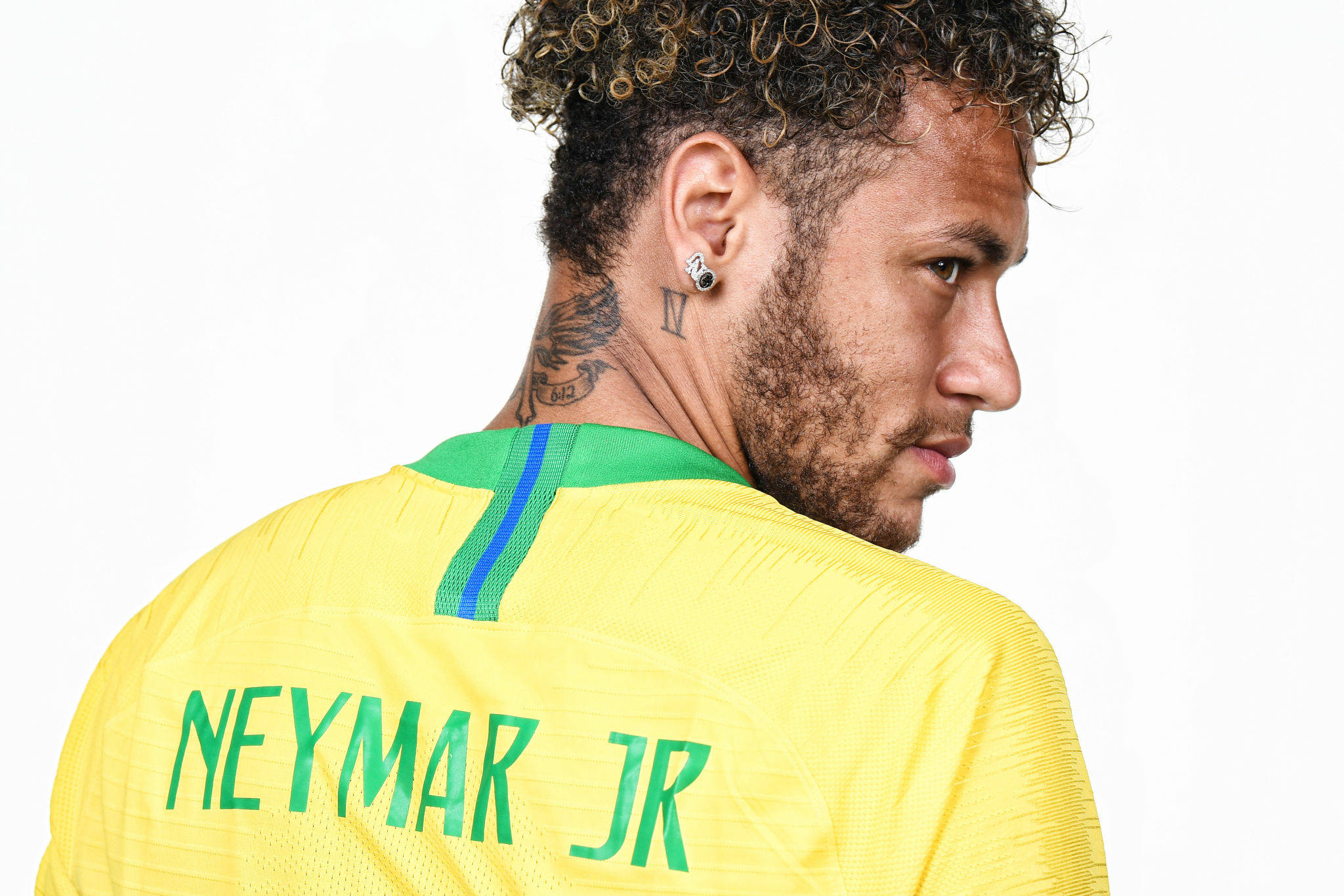 Cool Neymar Jr Rear-Side View Wallpaper