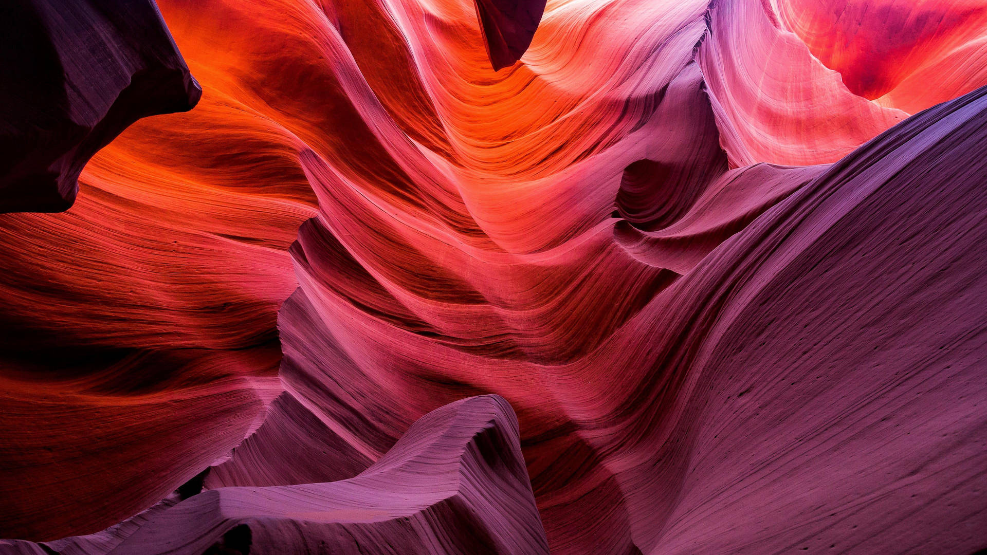 Formaciónde Roca Roja Impresionante En El Cañón Del Antílope Inferior Fondo de pantalla