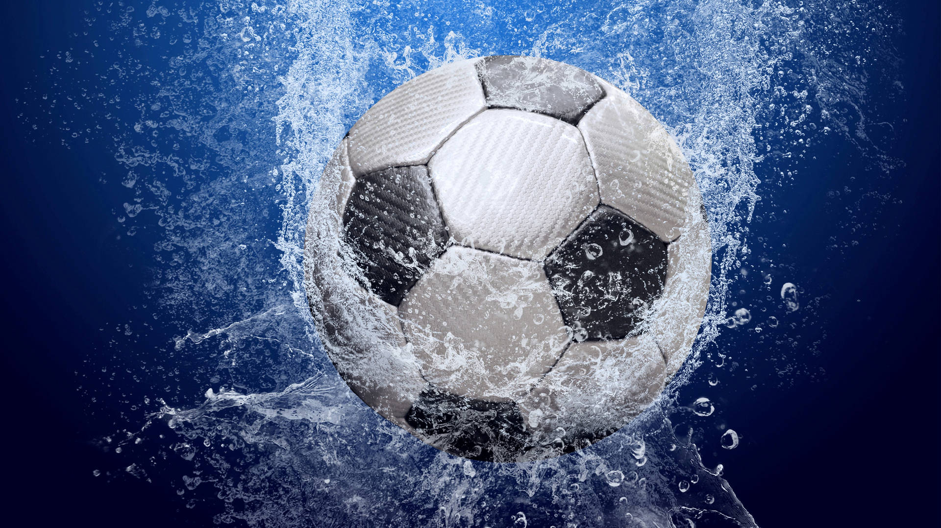 Kølig fodboldskrivebords bold i vand Wallpaper