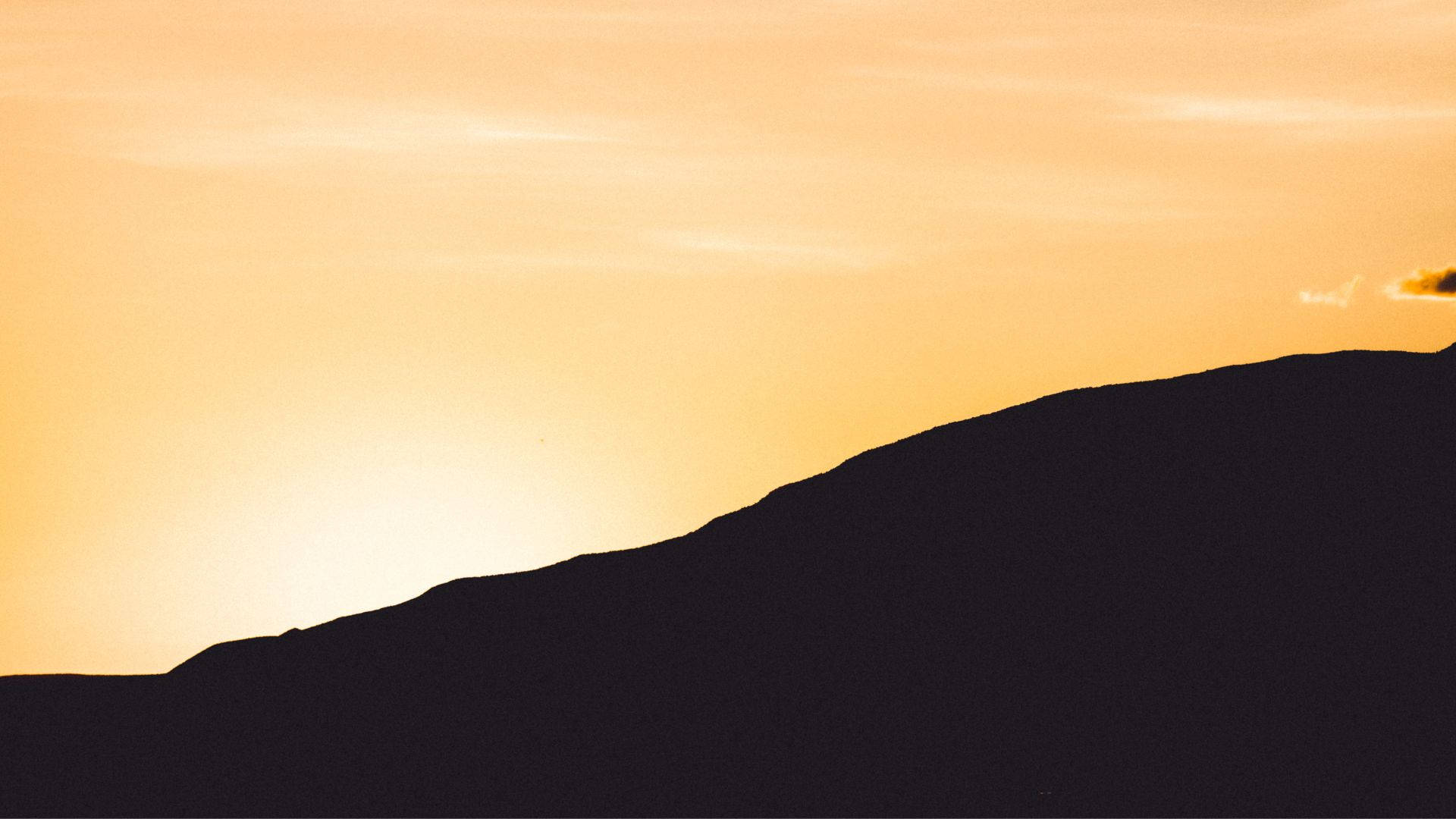 Cool Sunset Mountain Slope Silhouette Wallpaper