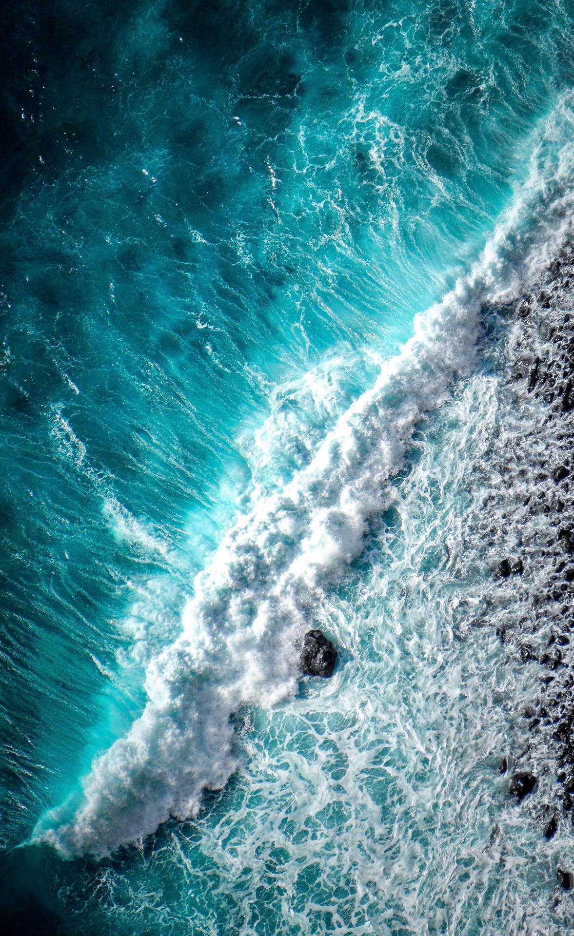 Kølig top visning skud af strand bølge iPhone tapet Wallpaper