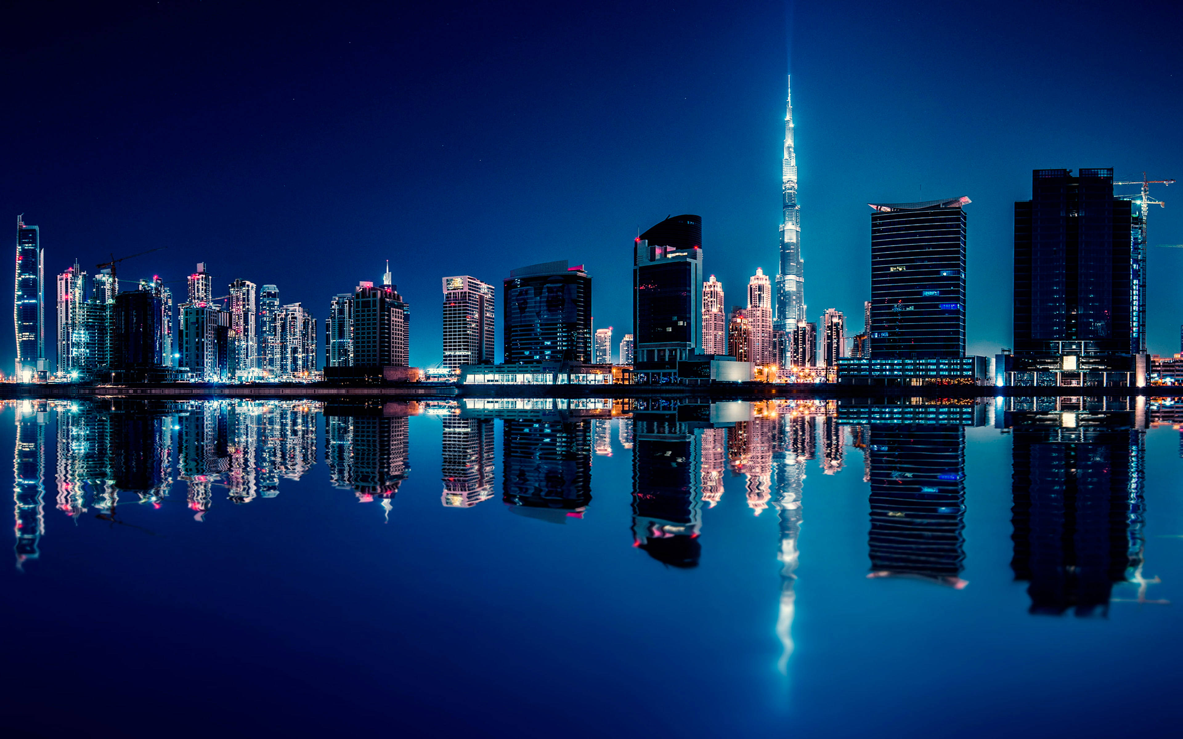Cool United Arab Emirates Reflection Tablet Background