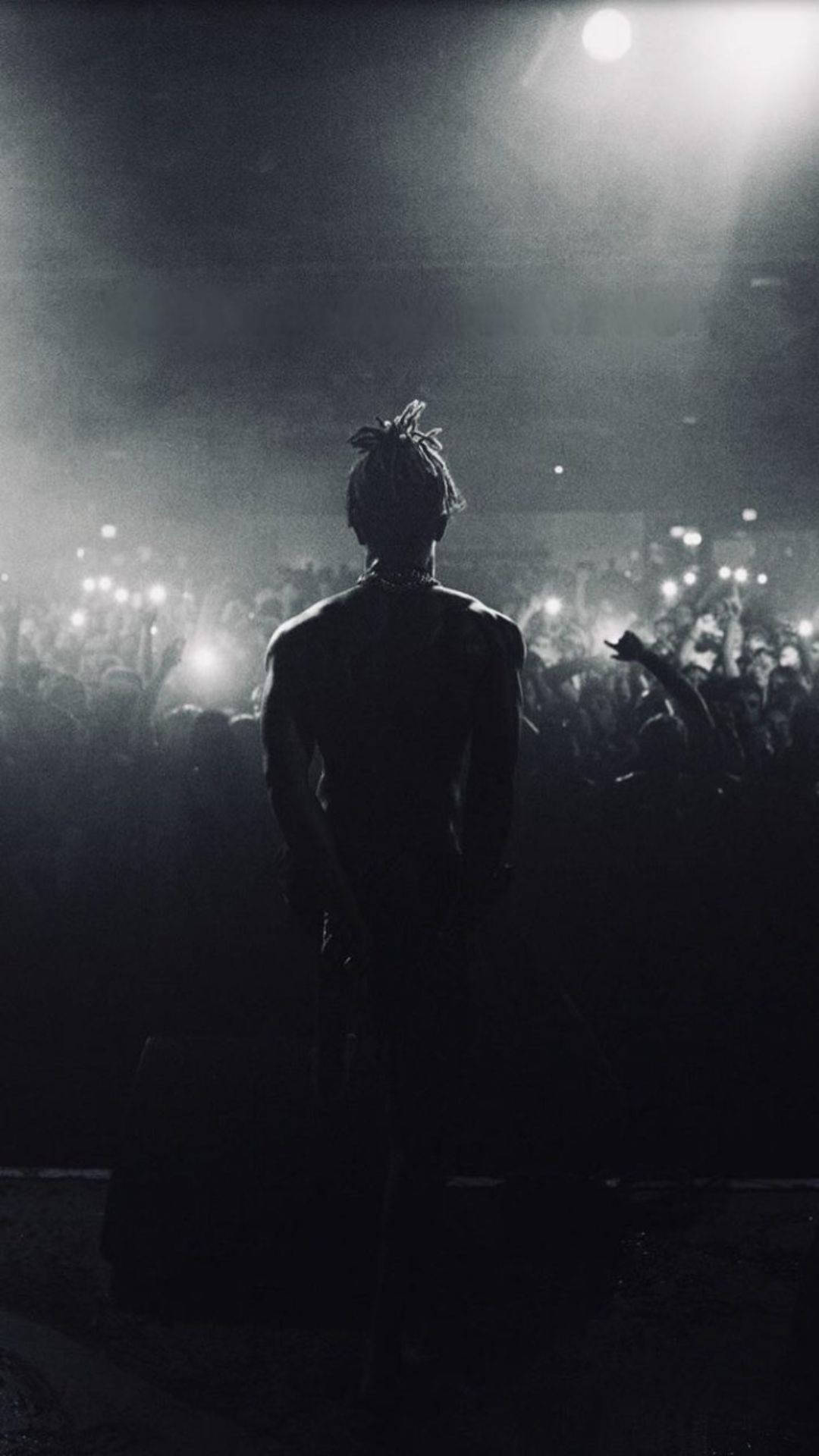 Cool Xxxtentacion On Stage With Fans Wallpaper