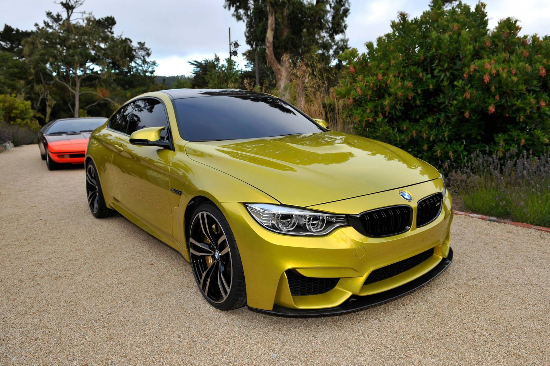 Sjov gul BMW bærbarens tapet Wallpaper