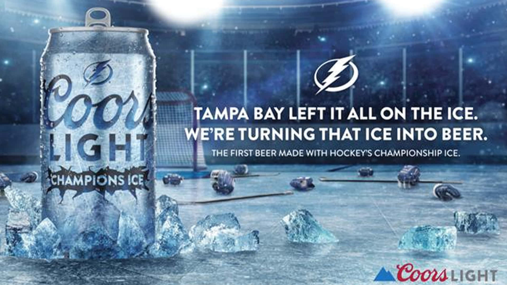 En dåse is med ordene 'Cool Tampa' til venstre på isen. Wallpaper