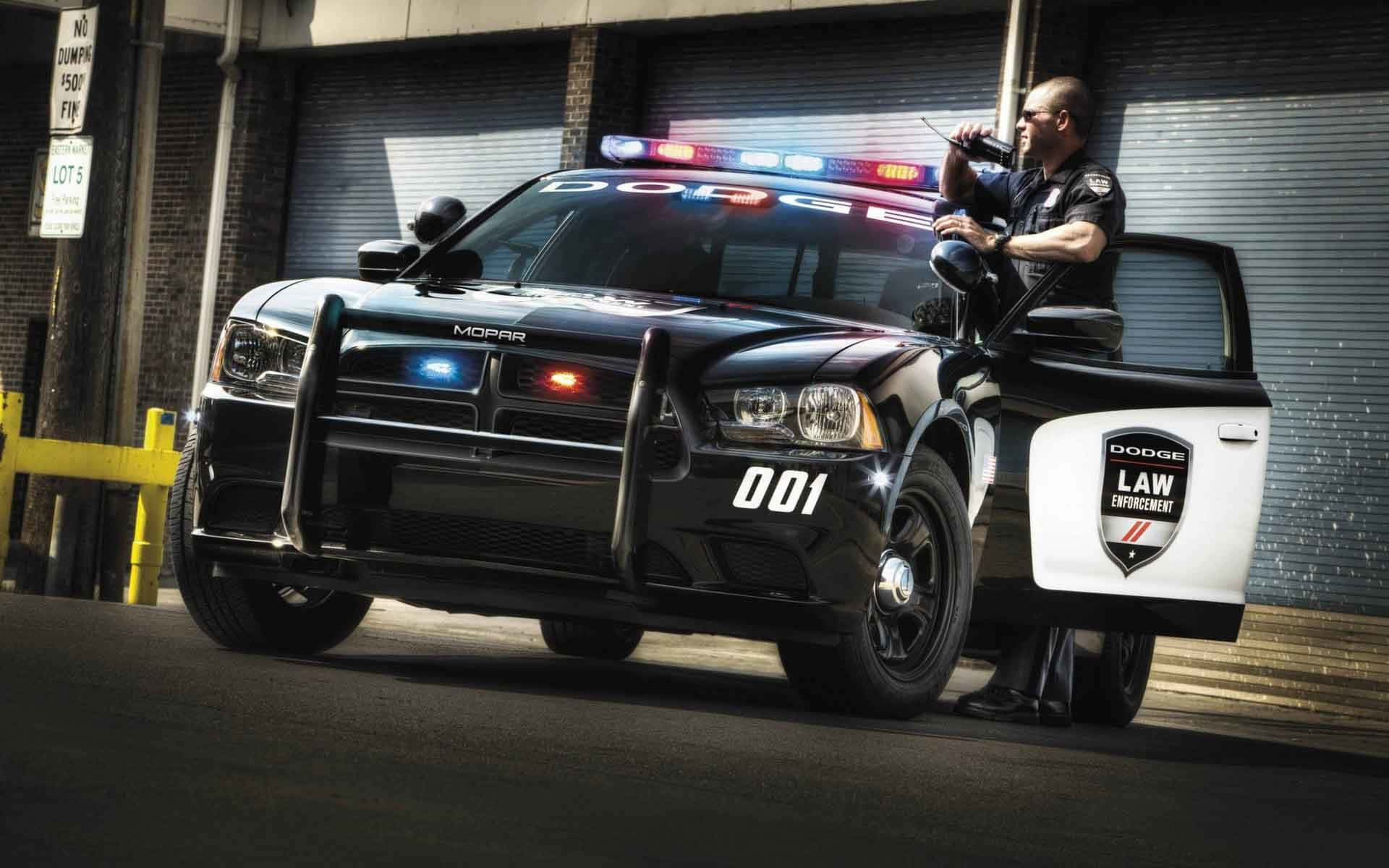 Cochepolicial Dodge Charger Pursuit 2014. Fondo de pantalla