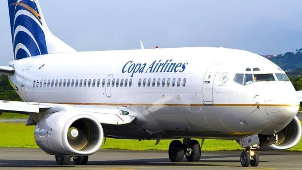 Copa Airlines På Landskab med Tåge Wallpaper