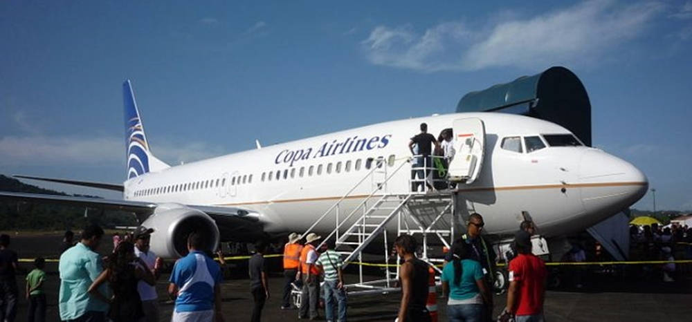 Copa Airlines Unloading Passengers Wallpaper