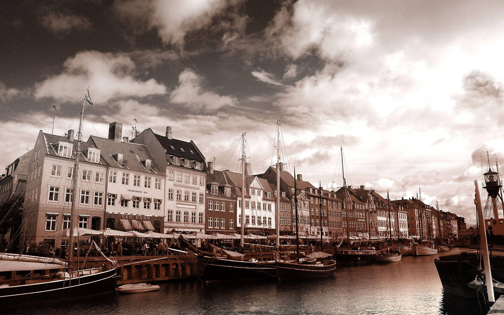 Vistadel Río En Copenhague En Monocromo Fondo de pantalla
