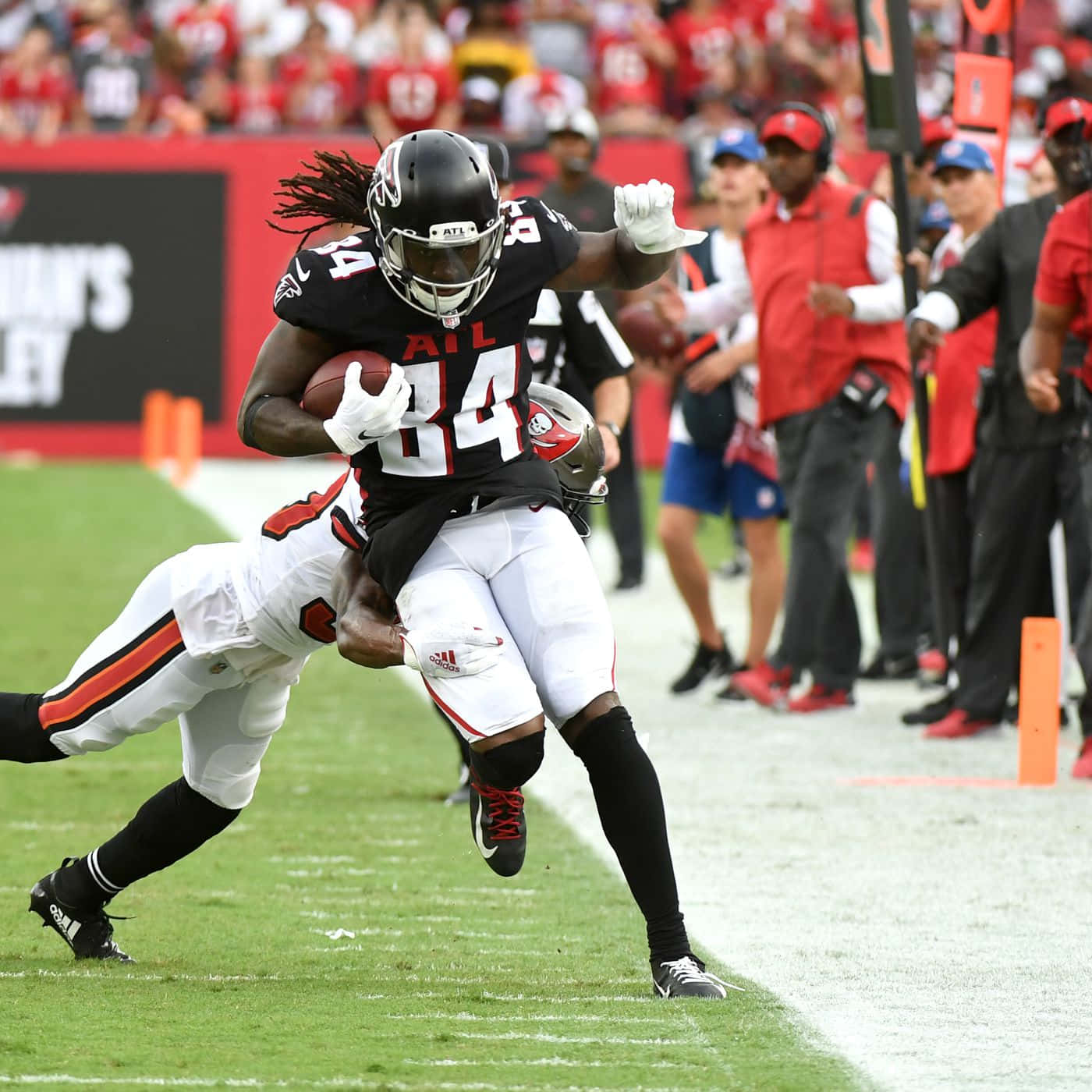 Cordarrelle Patterson Atlanta Falcons Action Run Wallpaper