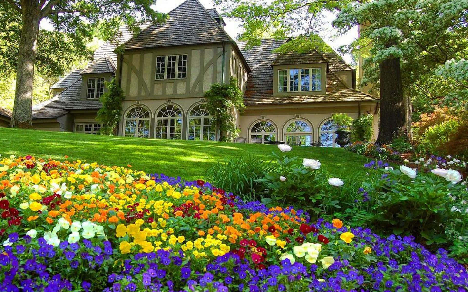 Дом окруженный садом. Каунтри Гарден. Красивый домик. Домик с цветущим садом.