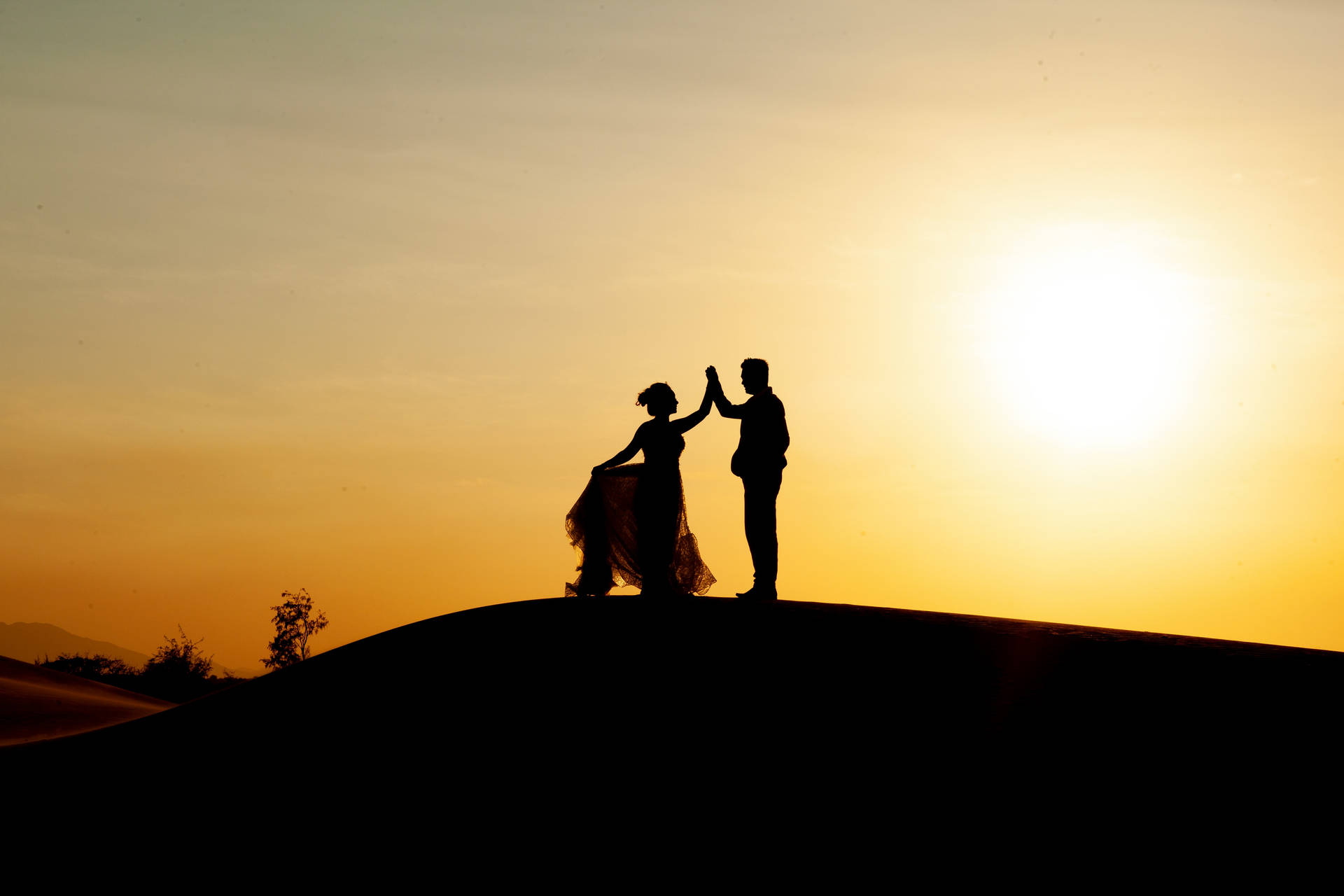 Couple Dancing Sunset Desktop Wallpaper