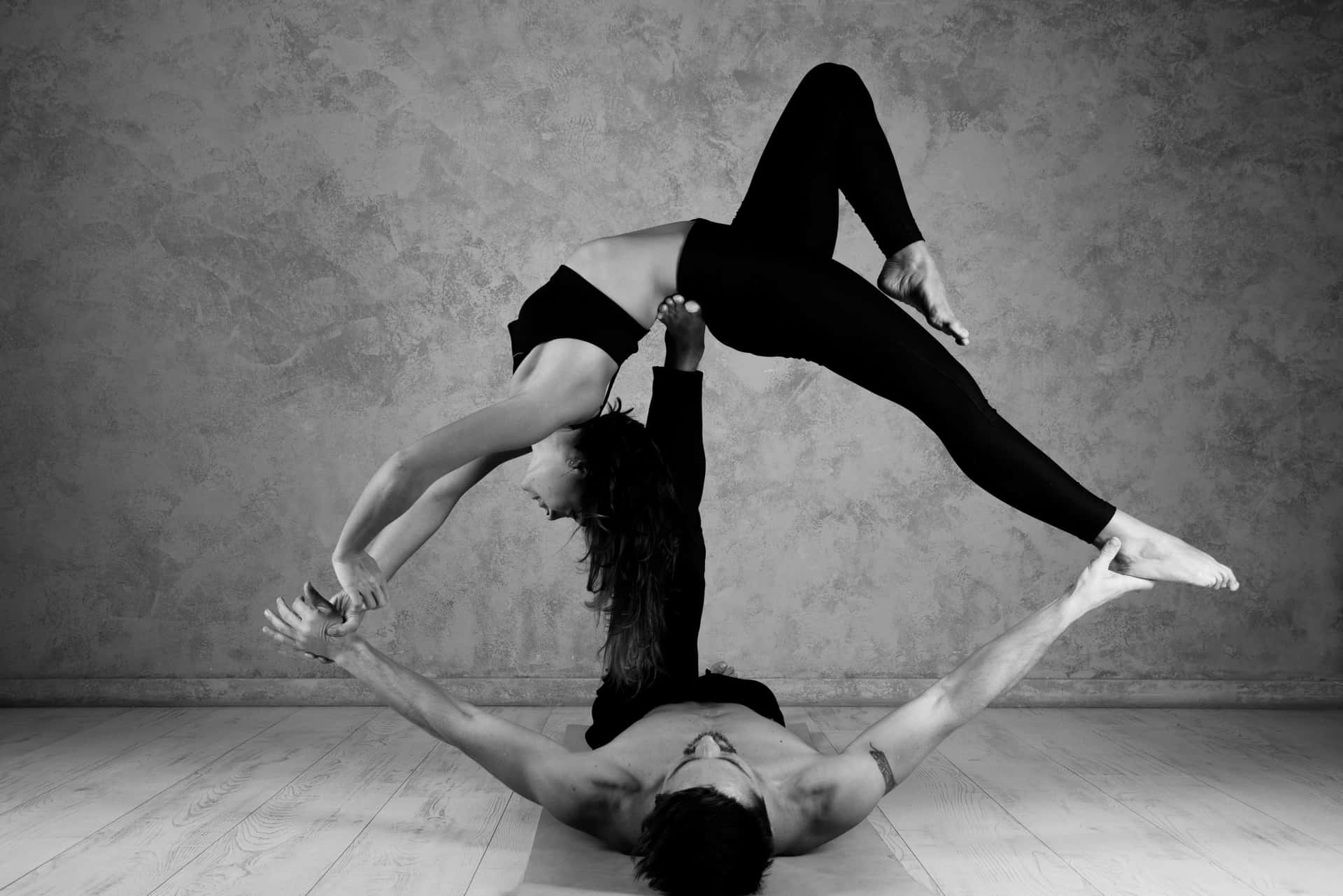 Yoga Couple Goals Picture Black And White Wallpaper