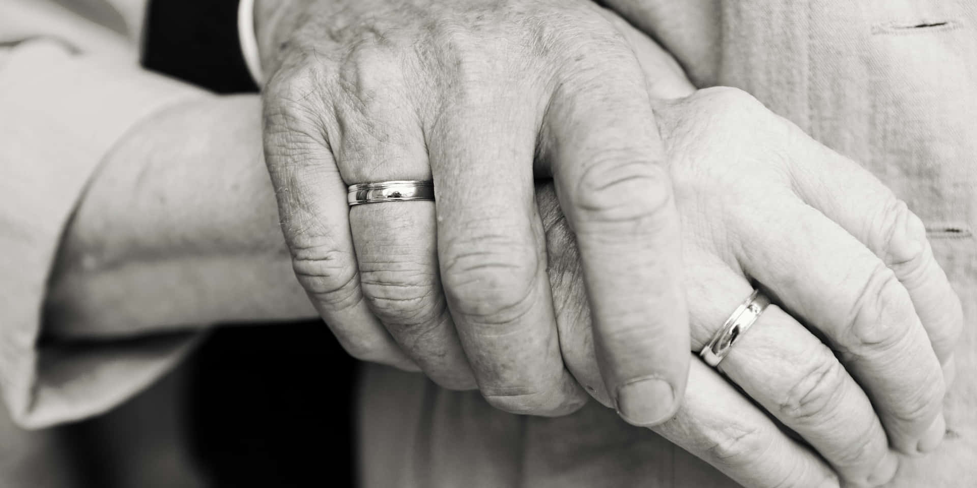 Immaginedi Una Coppia Di Anziani Sposati Che Si Tengono Per Mano
