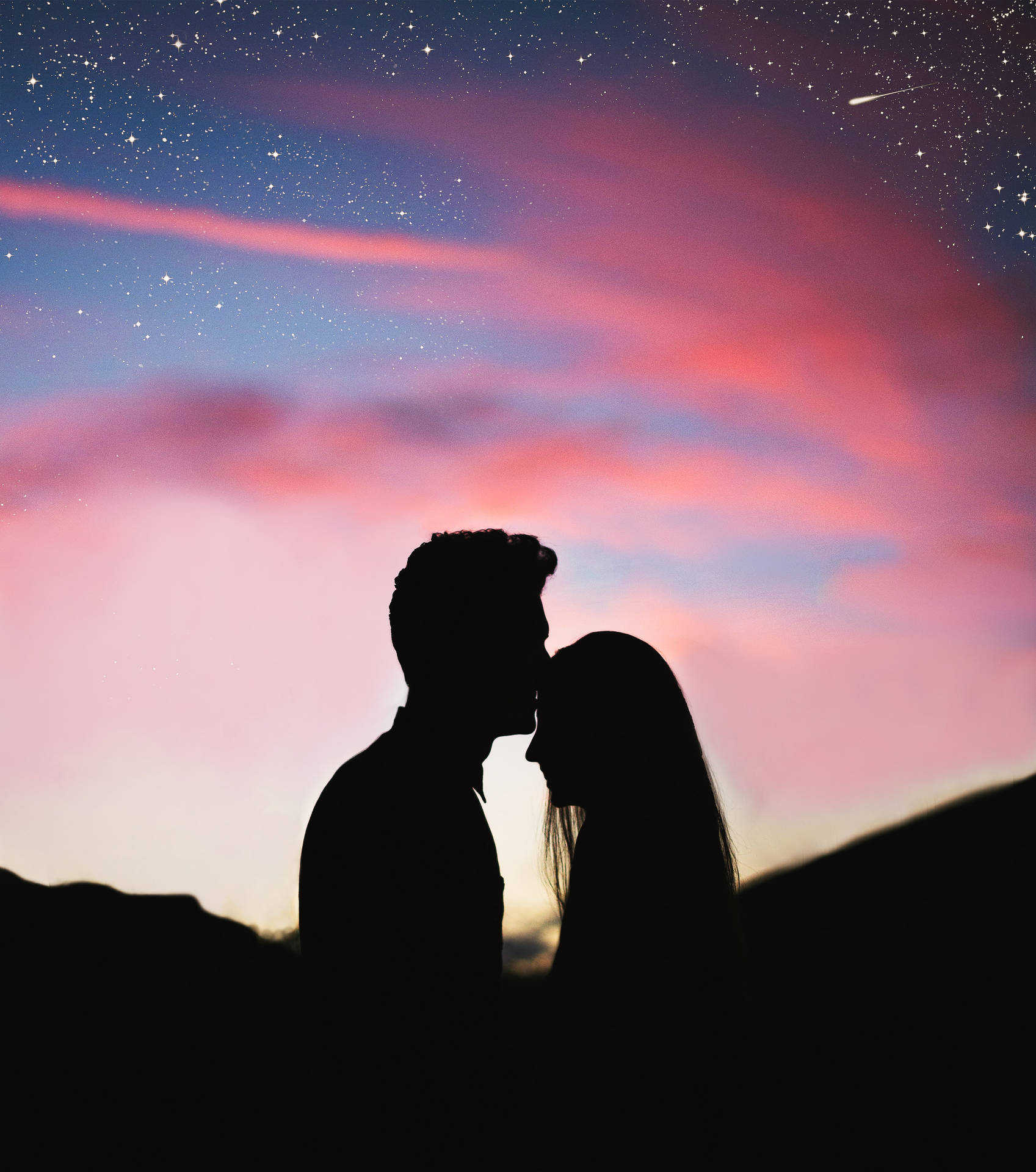 Par i kærlighed silhuet ved siden af fuldmåne I Nat Sky Wallpaper