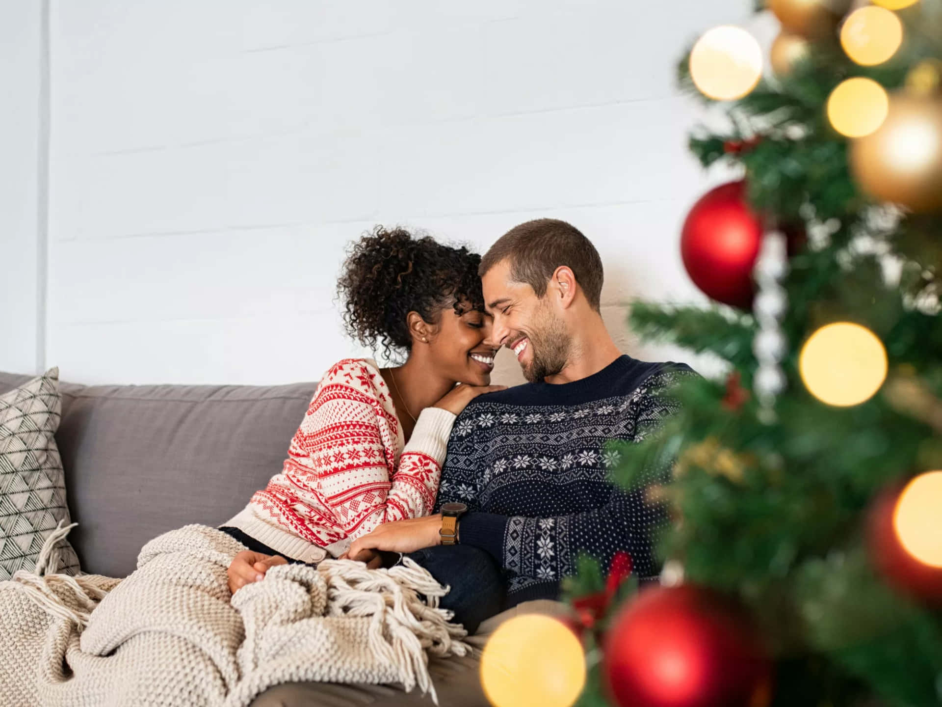 Celebrate Christmas together as a couple!