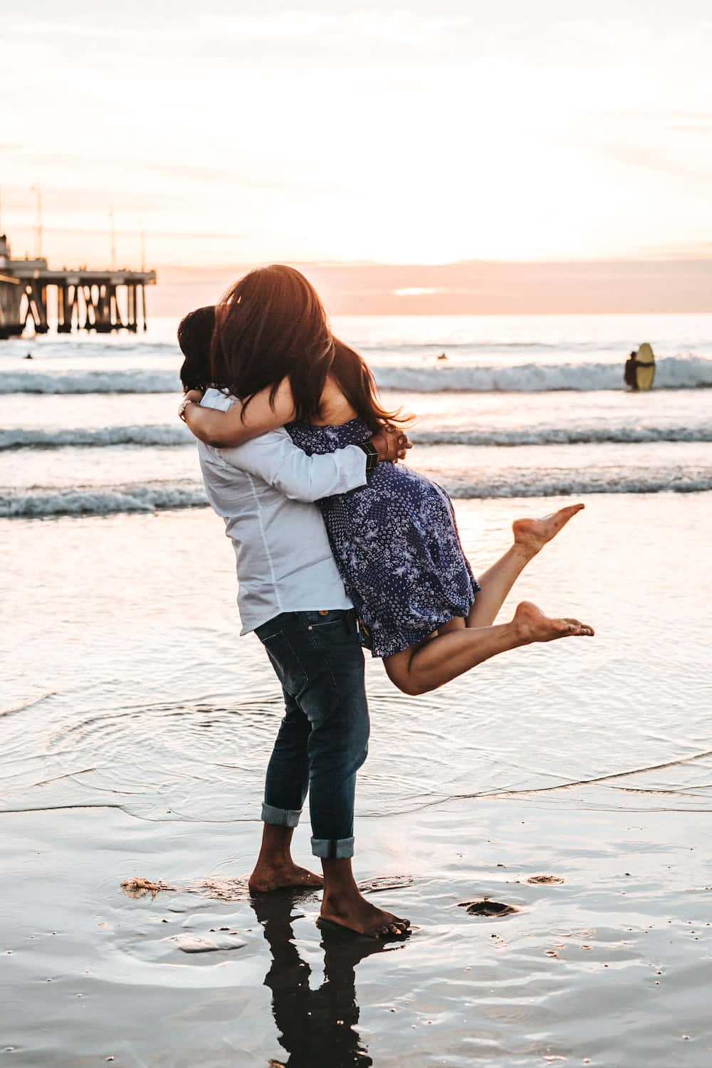 Couples Hugging Pictures 1000 X 1500 Picture